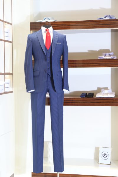 Costume_Modele_Bleu_Avec_Veste
