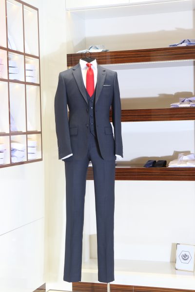 Costume_Modele_Sombre_Avec_Veste